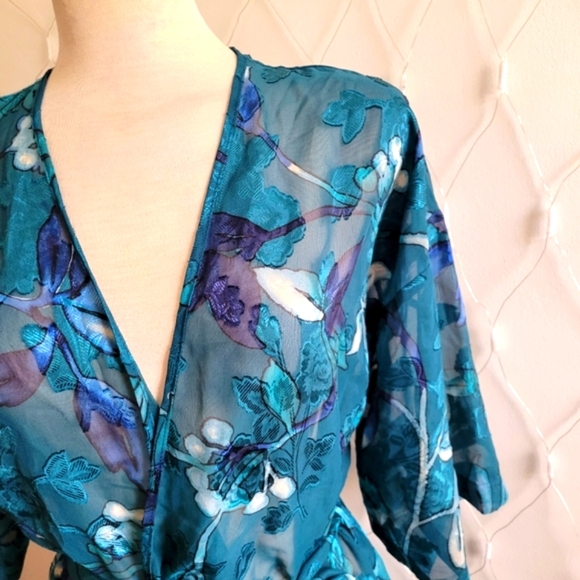 Vintage Wrap-Around Robe by Angelique / Size Medium - Picture 2 of 8